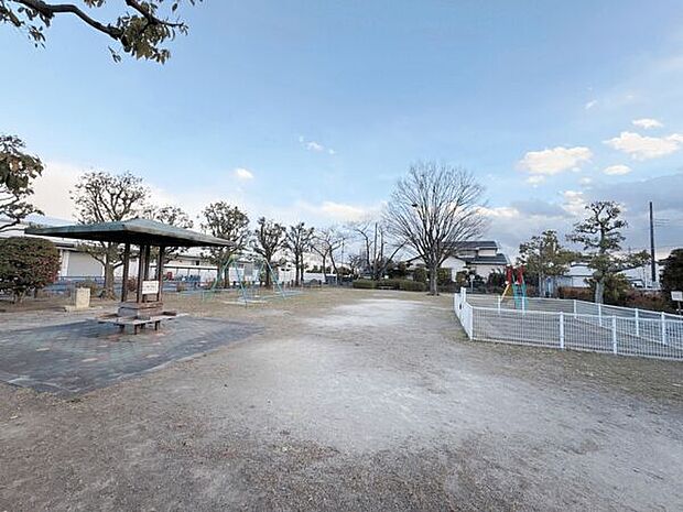 谷下公園(約567m)