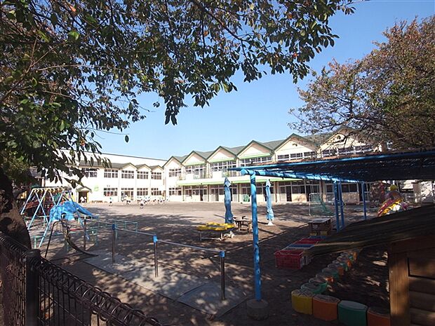 あやめ幼稚園(約307m)