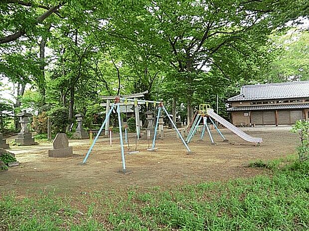 氷川神社児童遊園地(約107m)