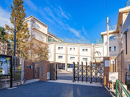 練馬区立大泉第二小学校 1241m
