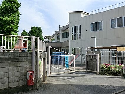 明照幼稚園 264m