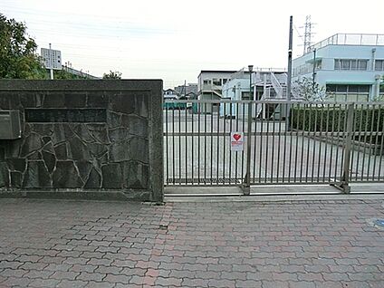 横浜市立矢向中学校 1595m