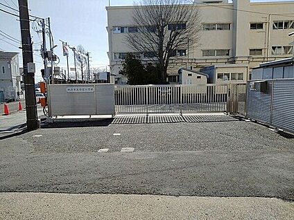横浜市立今宿小学校 863m