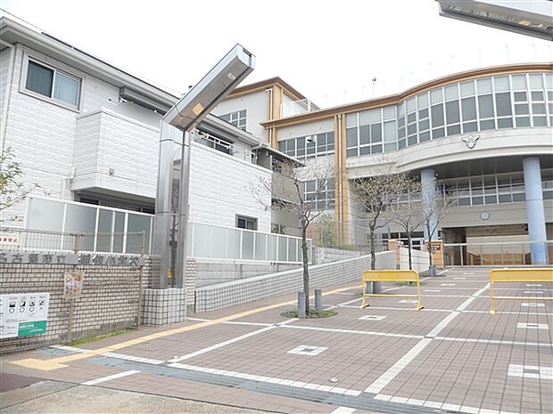 名古屋市立御劔小学校(約345m)