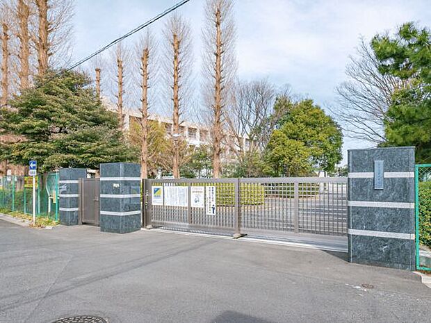 蕨市立第一中学校（約697m）