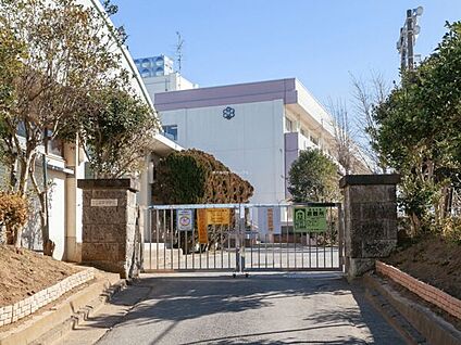 船橋市立二宮中学校 822m