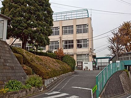 大田区立馬込東中学校 795m