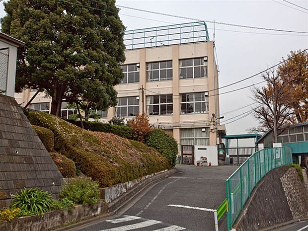 大田区立馬込東中学校(約795m)