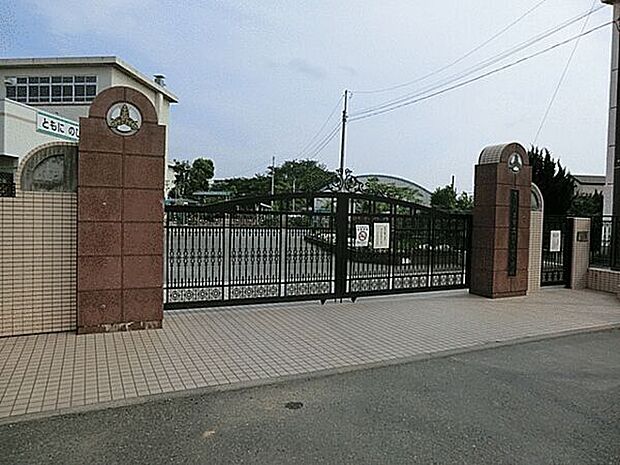 さいたま市立針ヶ谷小学校(約615m)