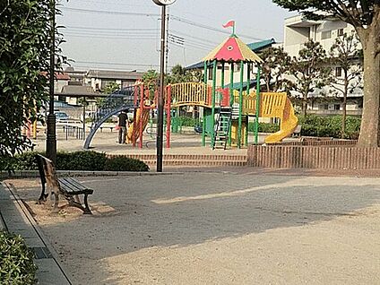 末広２丁目公園 627m
