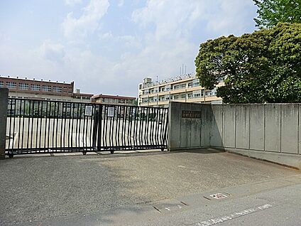 川口市立新郷南小学校 782m