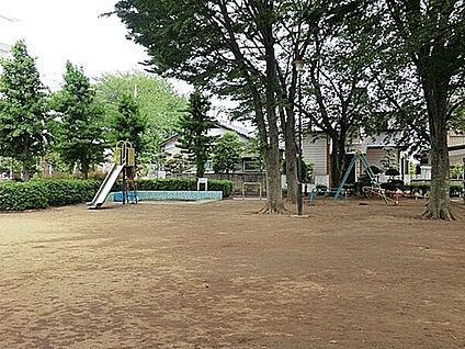 貝の花第２公園 671m