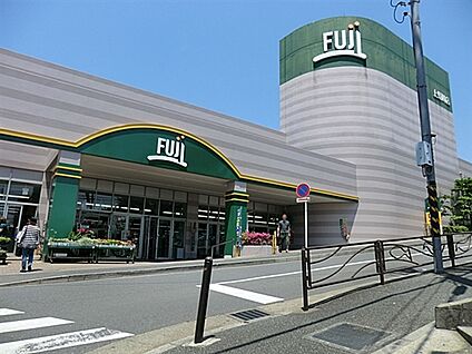 ＦＵＪＩ上野川店 754m
