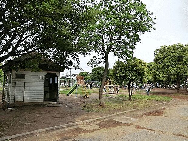 塩焼中央公園（約569m）