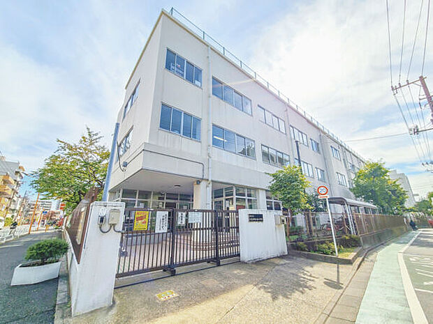 墨田区立立花吾嬬の森小学校（約621m）