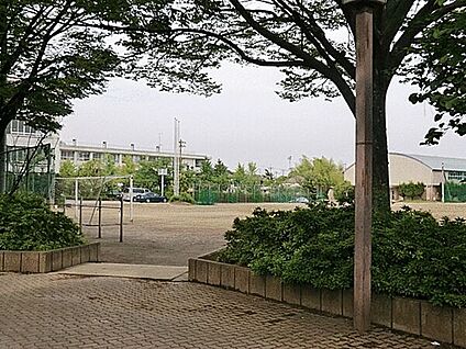 草加市立谷塚中学校 1290m