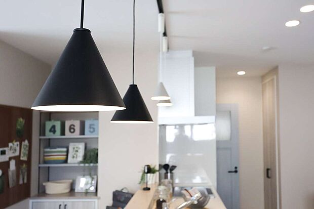 【ダイニングキッチン】回遊動線のキッチン