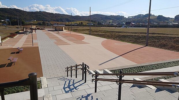 地区公園1(約220m)