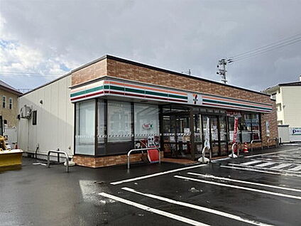 セブンイレブン青森大野山下店 340m