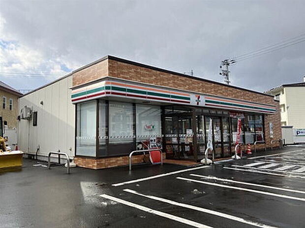 セブンイレブン青森大野山下店(約340m)