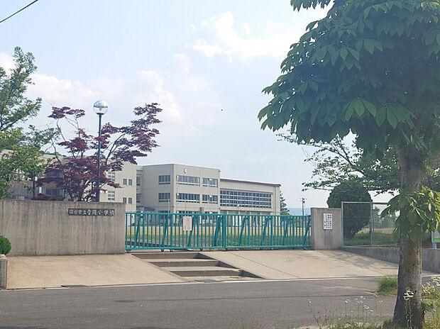 仙台市立寺岡小学校(約1,870m)