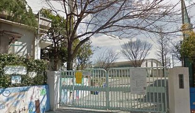 杉並区立東田小学校（約421m）