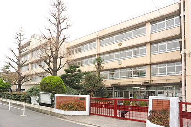 板橋区立上板橋第一中学校（約849m）