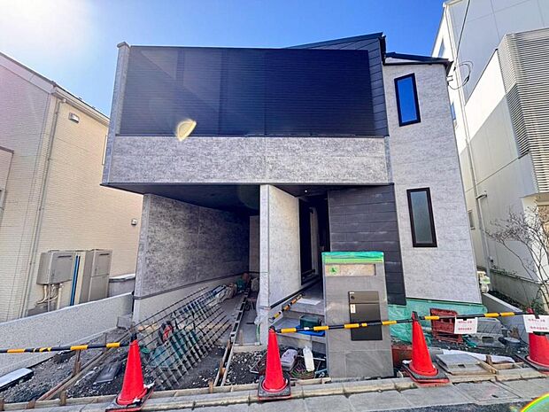 【外観】木造２階建て設計、３ＬＤＫ＋カースペース。暮らしを豊かにサポートする仕様設備や広々としたキッチンなど魅力が詰まったお住まいです。