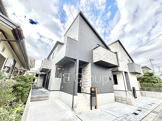 ～Exterior～  閑静な住宅地で子育て家族にピッタリ。  毎日のお散歩も快適な緑に恵まれたエリアで、自然に包まれた穏やかな暮らしを実現するための、ゆとりある住環境が整っています。