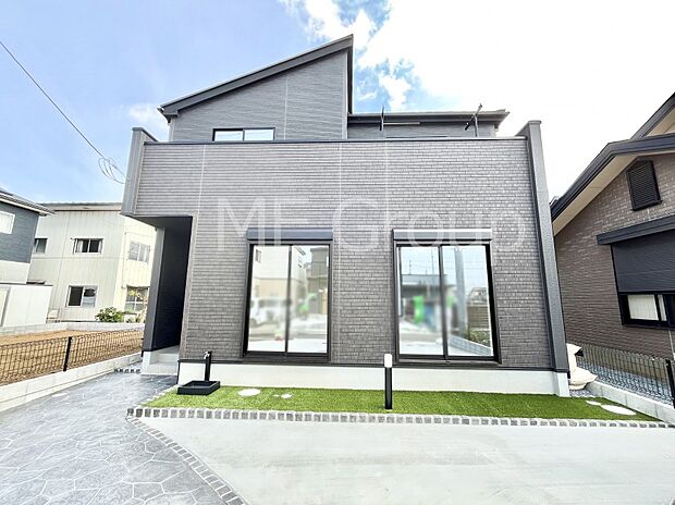 たっぷりの陽光と心地よい風が舞い込む住まい
