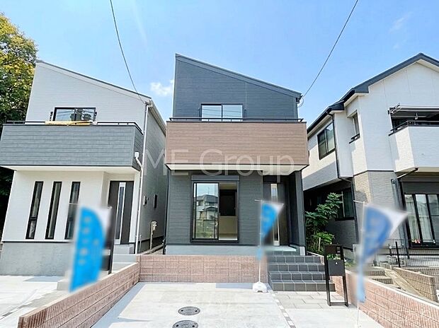 洗練された外観、上質な住空間が広がる室内は永く安心して過ごせる住居です。