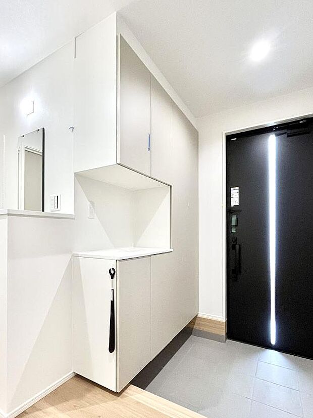 【シューズボックス】◆1号棟◆たっぷり収納できるシューズボックスで家族全員の靴も、玄関すっきり。