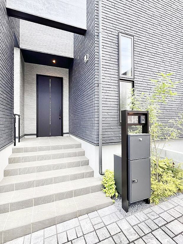 【玄関】◆１号棟◆大切な家族、来客を出迎える玄関。