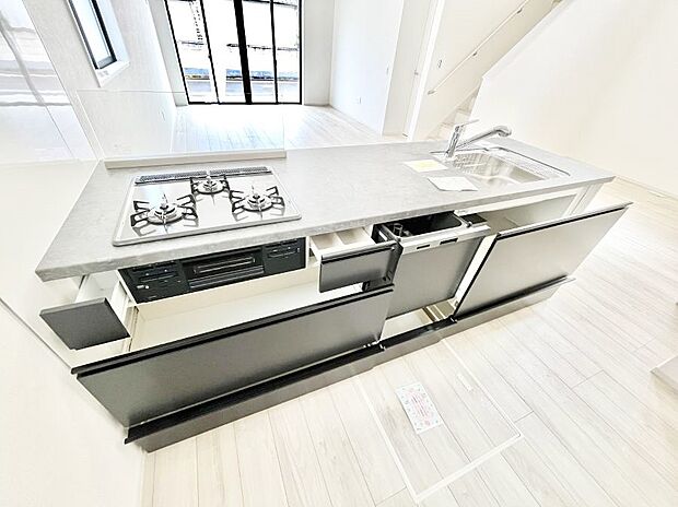 【その他設備(スライド収納)】◆１号棟◆使いやすさを優先したスライド式収納タイプ！