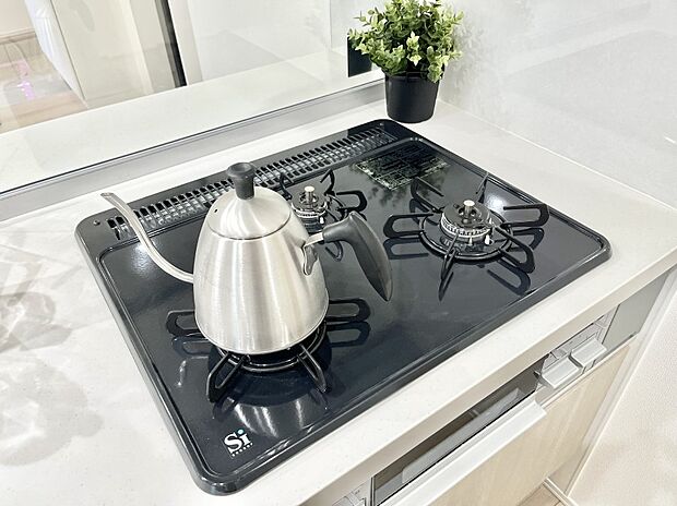 【その他設備(ガスコンロ)】◆NO.19◆三口ガスコンロでお料理が一気にはかどりそう  