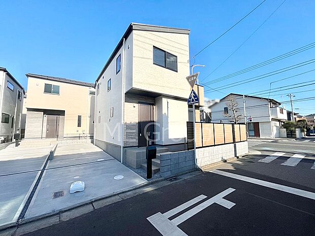 【現地外観写真】◆2号棟◆溢れる陽光でご家族の笑顔も輝く