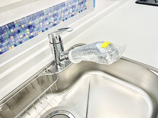 【その他設備(浄水器)】いつでも清潔なおいしいお水を。一つの水栓で水道水と浄水を使い分け。