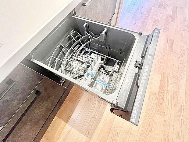 【その他設備(食洗機)】面倒なお片づけは食洗機にお任せ！家事の負担が減って、時間にも気持ちにもゆとりができます。