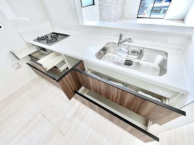 【その他設備(スライド収納)】使いやすさを優先したスライド式収納タイプ！