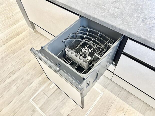 【その他設備(食洗機)】面倒なお片づけは食洗機にお任せ！家事の負担が減って、時間にも気持ちにもゆとりができます。