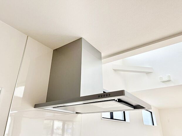 【その他設備(レンジフード)】基本的なお手入れはフィルターのみ！お手入れのしやすさも魅力です。