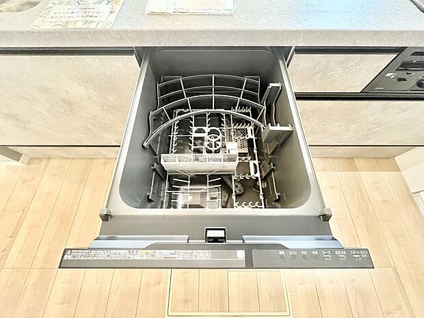 【その他設備(食洗機)】面倒なお片づけは食洗機にお任せ！家事の負担が減って、時間にも気持ちにもゆとりができます。