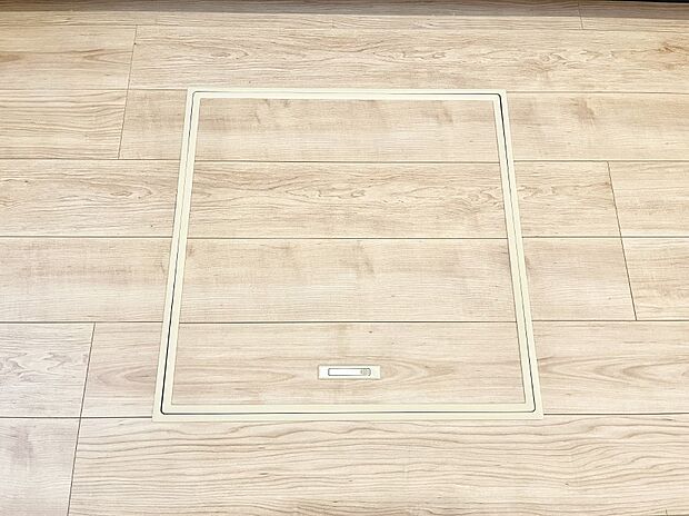 【その他設備(床下収納)】床下収納付き!日用品・非常用品の収納にも大活躍。