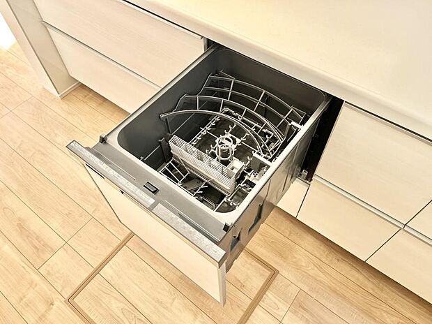 【その他設備(食洗機)】面倒なお片づけは食洗機にお任せ!家事の負担が減って、時間にも気持ちにもゆとりができます。
