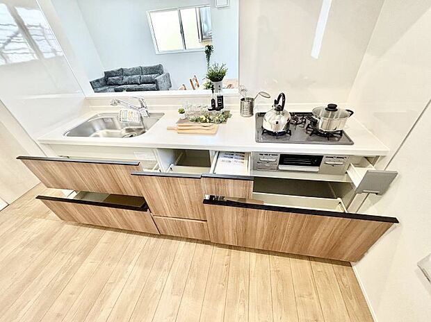 【その他設備(スライド収納)】使いやすさを優先したスライド式収納タイプ！