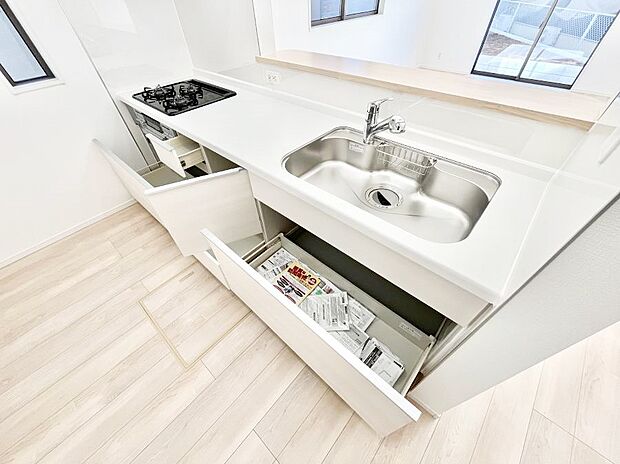 【その他設備(スライド収納)】◆1号棟◆使いやすさを優先したスライド式収納タイプ！