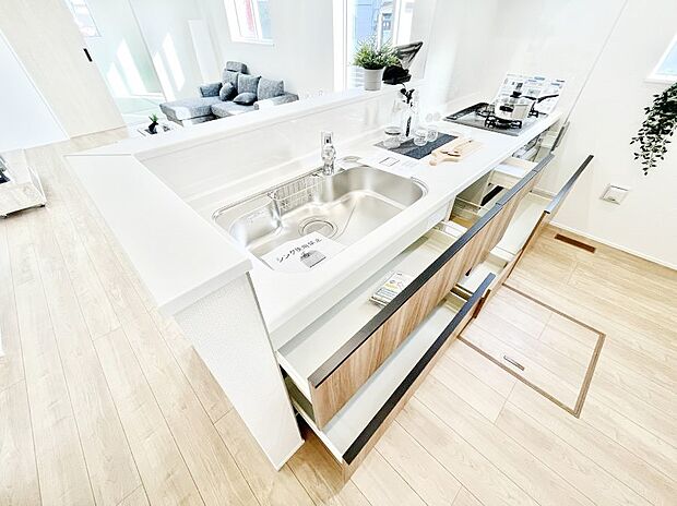 【その他設備(スライド収納)】使いやすさを優先したスライド式収納タイプ！