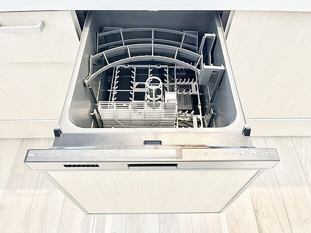 【その他設備(食洗機)】面倒なお片づけは食洗機にお任せ！家事の負担が減って、時間にも気持ちにもゆとりができます。