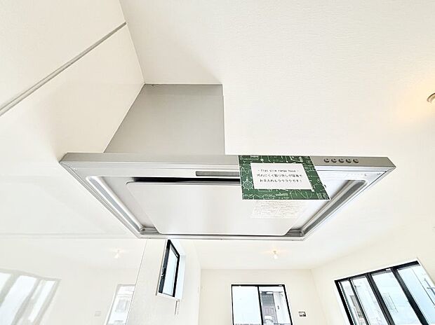 【その他設備(レンジフード)】基本的なお手入れはフィルターのみ！お手入れのしやすさも魅力です。