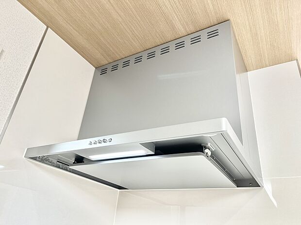 【冷暖房・空調設備(レンジフード)】フラットタイプのレンジフード、お手入れがしやすいですね！